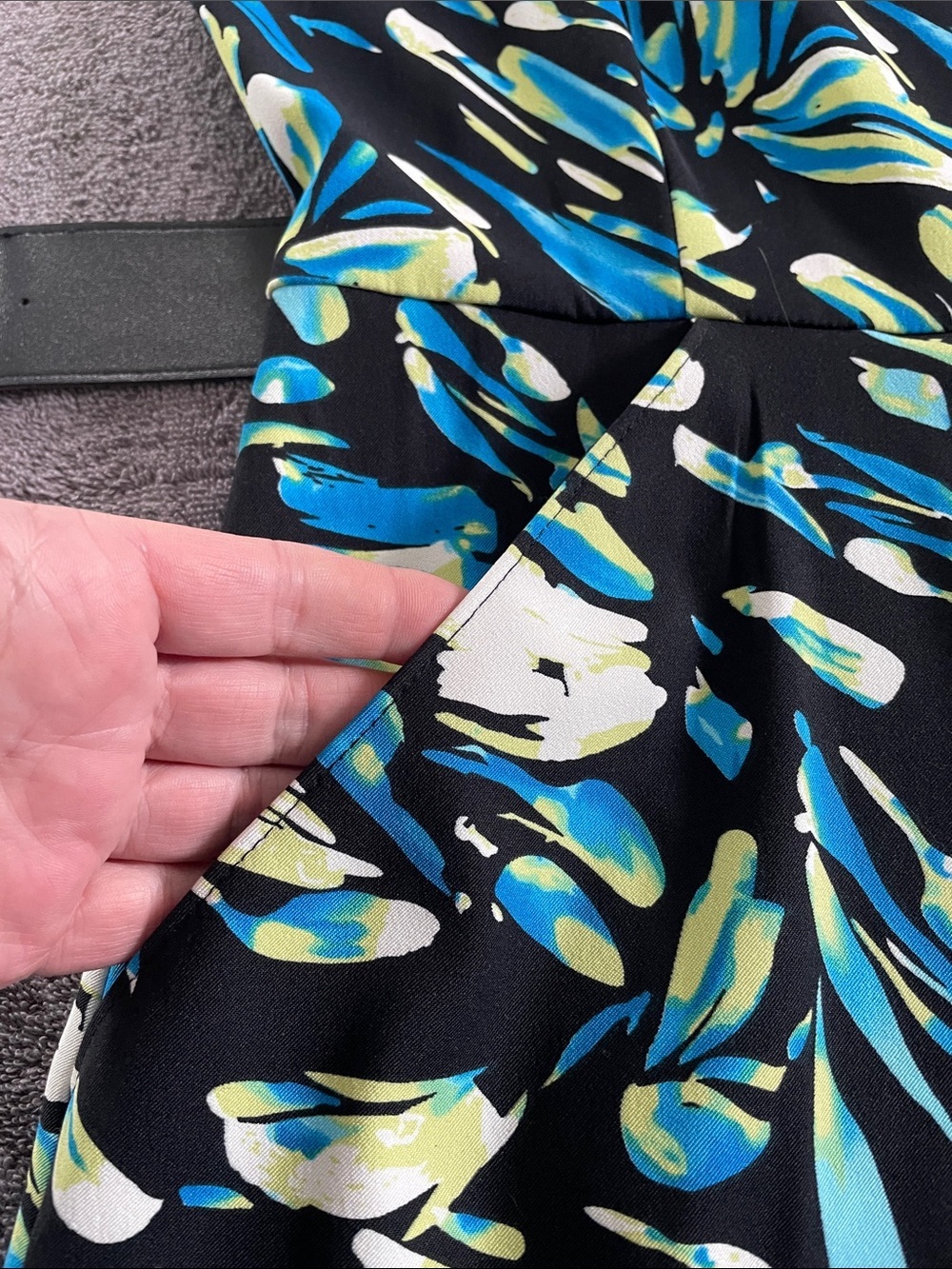 Studio I Black Floral-Brush Midi Dress with Belt - Blue, Aqua & White. Size 4P - Picture 6 of 9